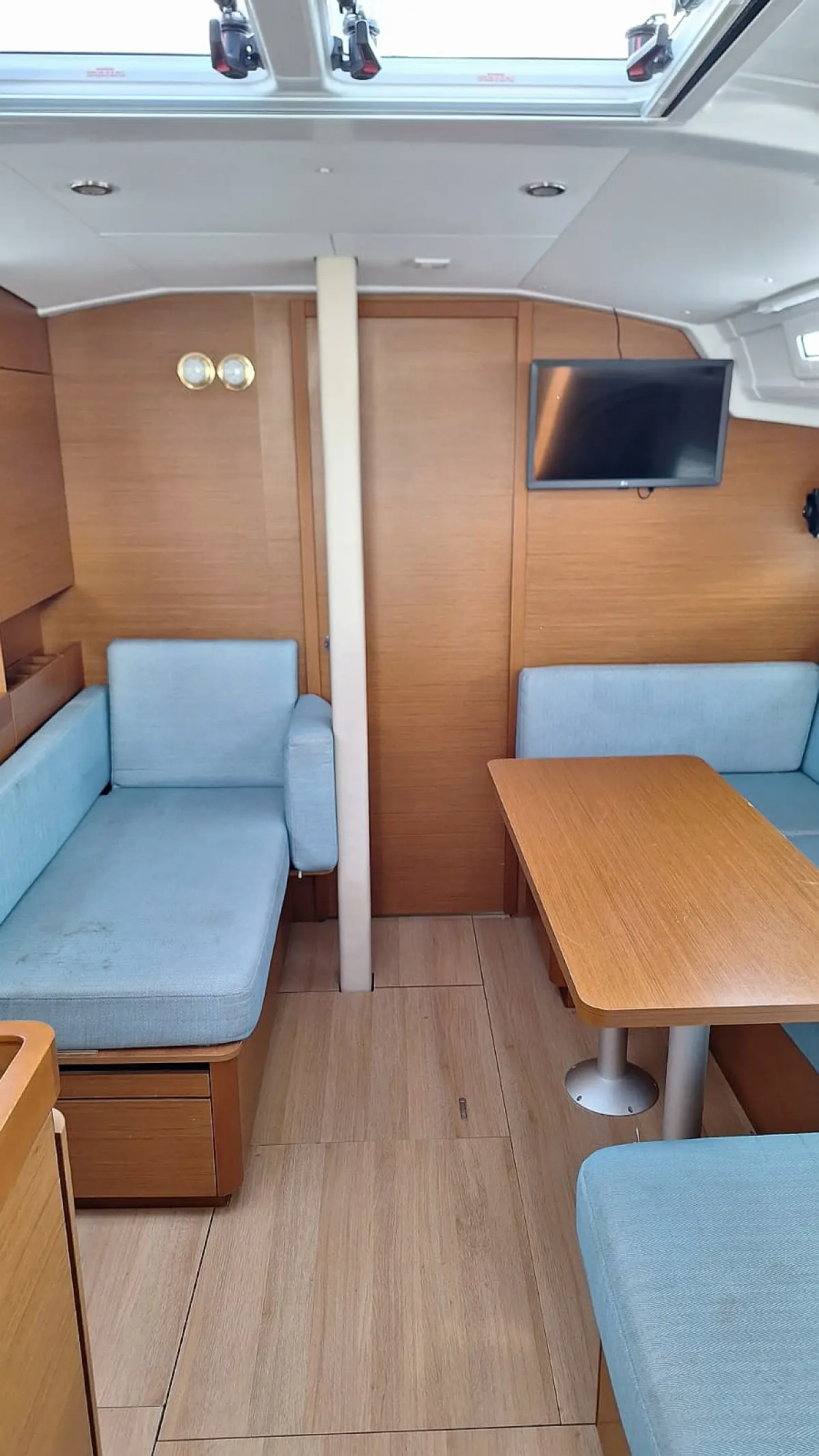 Jeanneau Sun Odyssey 410 | Iliada