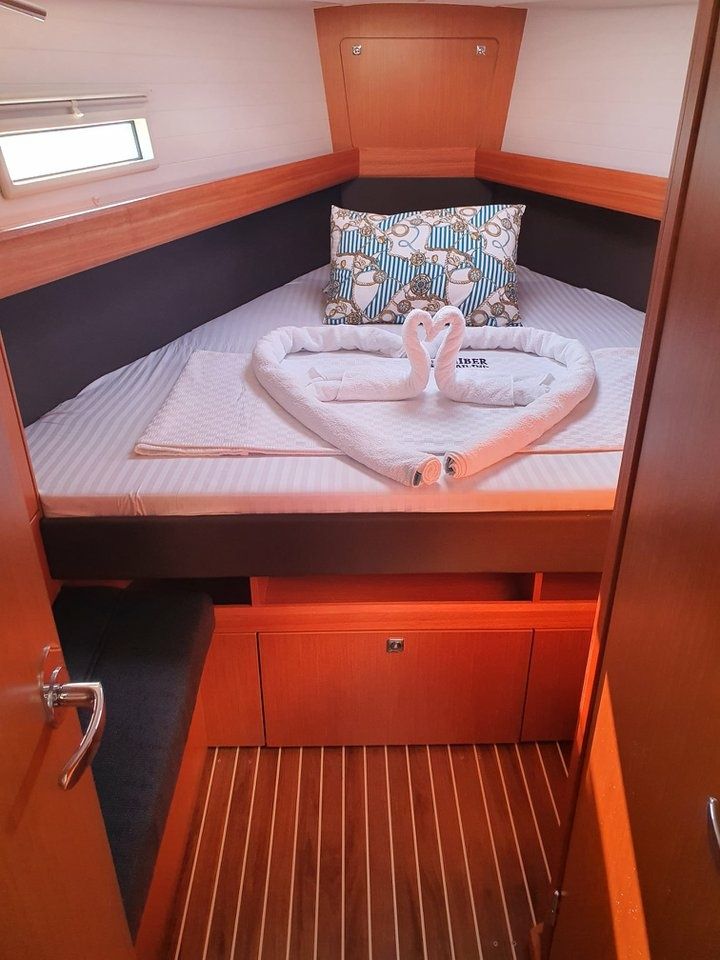 Bavaria Cruiser 41 | Miber Rhea