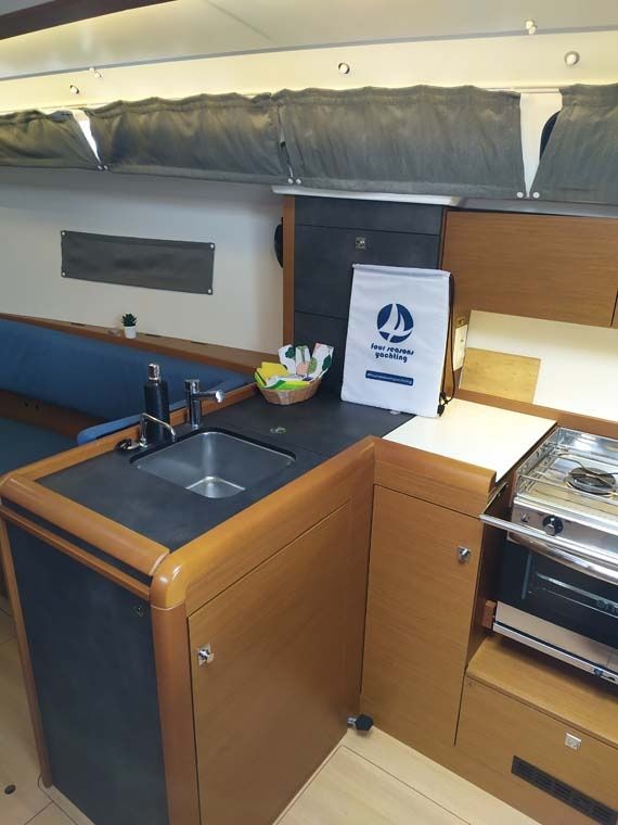 Jeanneau Sun Odyssey 349 | Sweet Elli