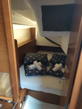 Jeanneau Sun Odyssey 349 | Sweet Elli