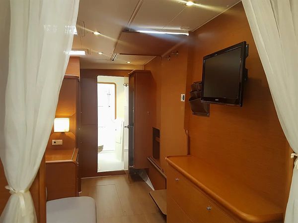 Lagoon 421 | We Dun It - Ibiza