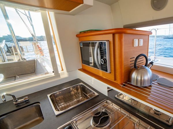 Lagoon 421 | We Dun It - Ibiza