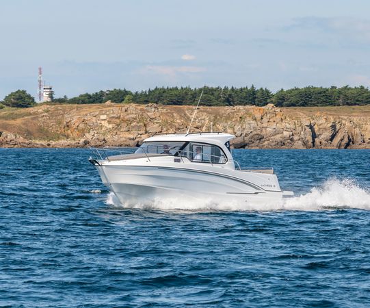 Beneteau Antares 8 | Tiha Patnja