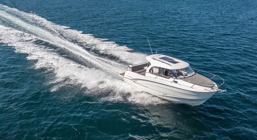 Beneteau Antares 8 | Tiha Patnja