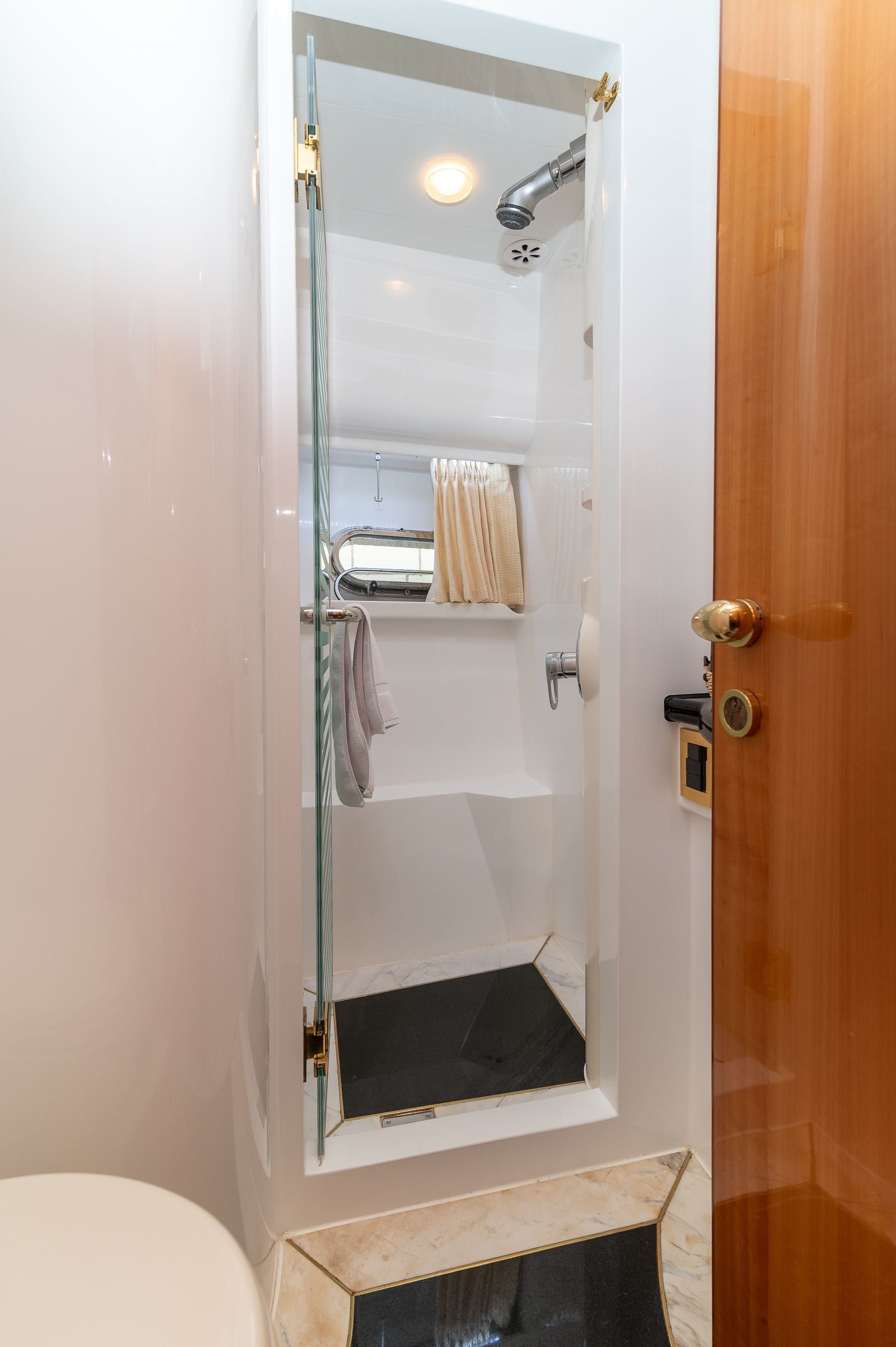 Yaretti 2210 | Happy 3