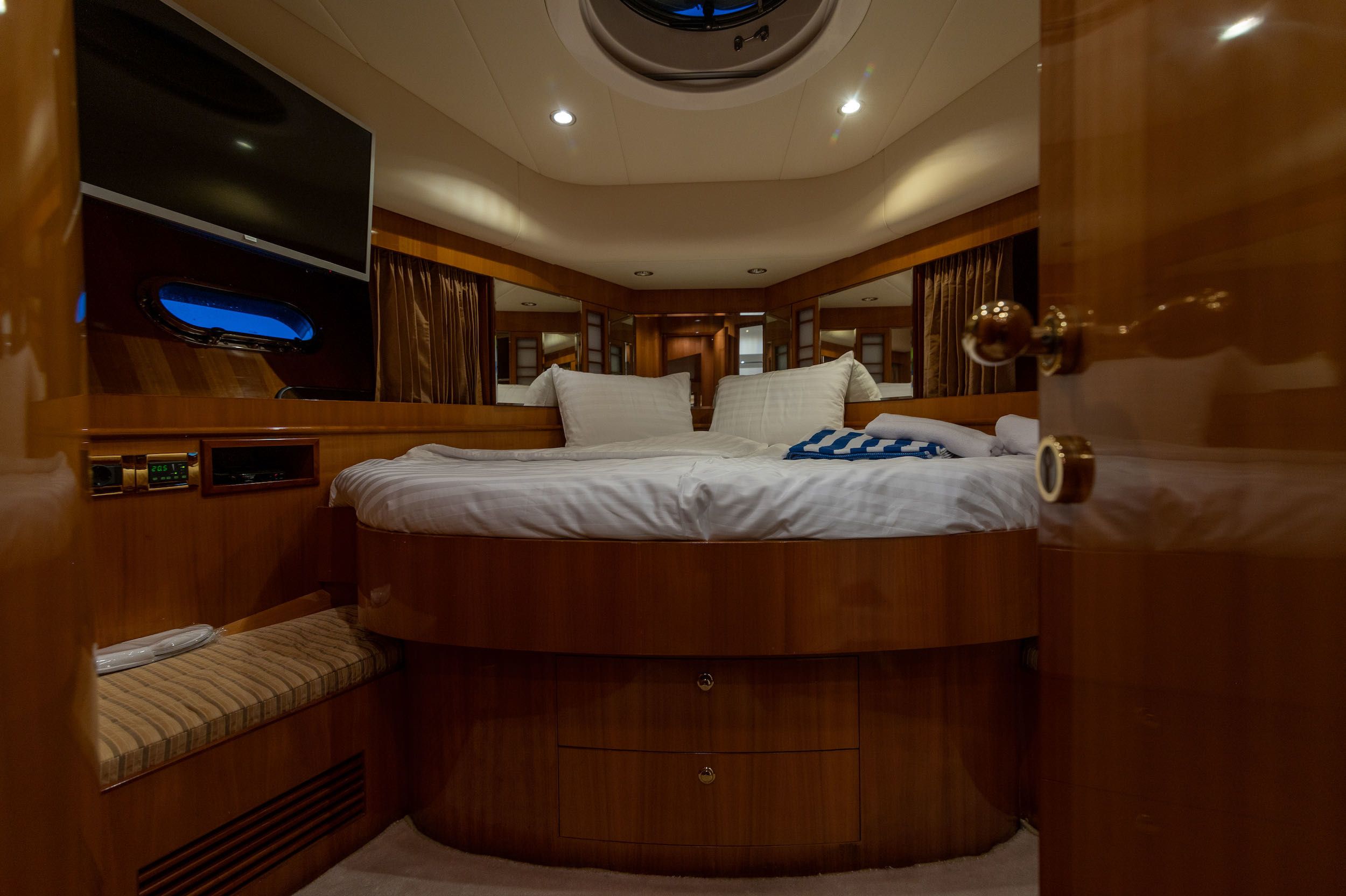 Yaretti 2210 | Happy 3