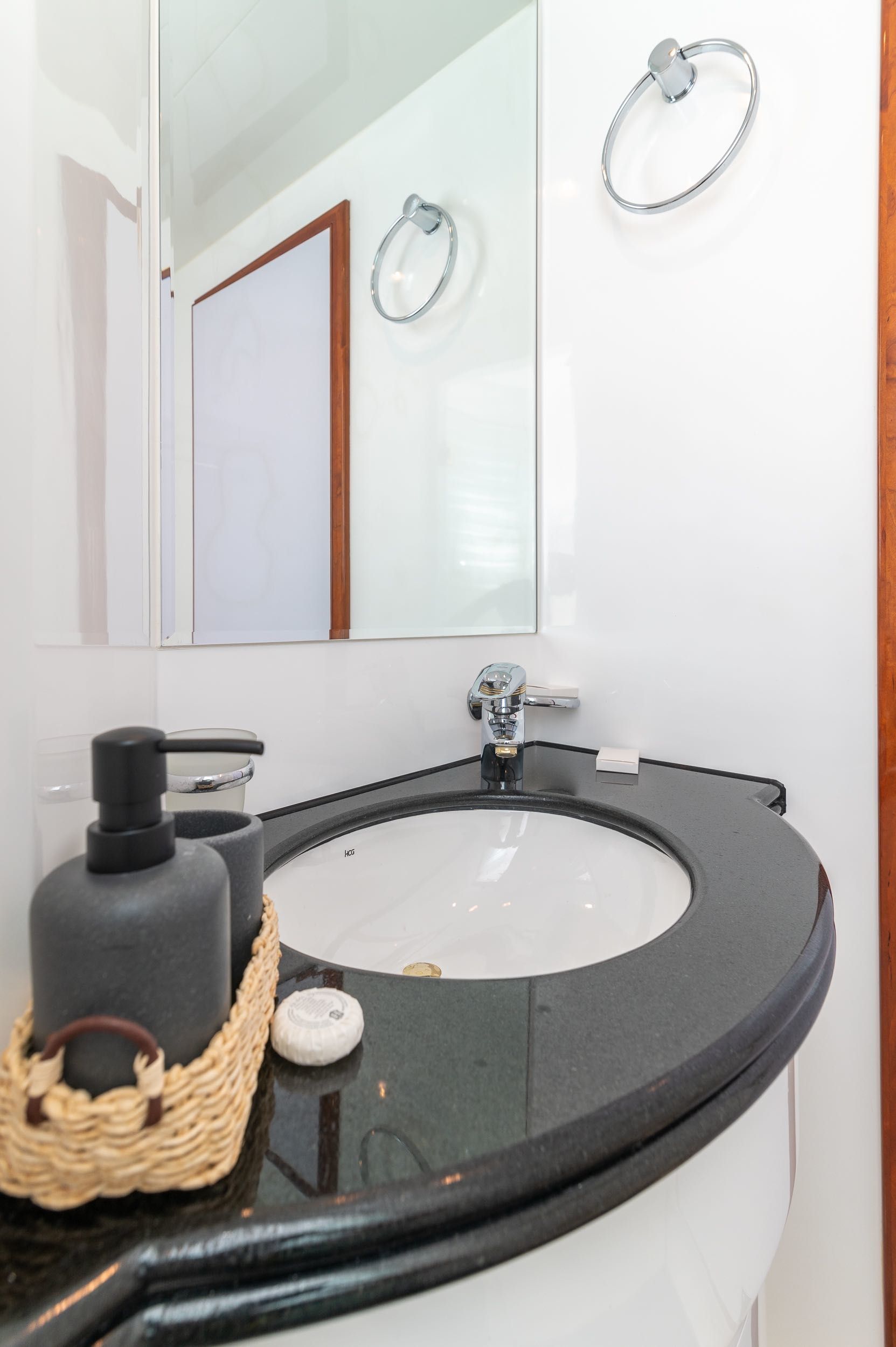 Yaretti 2210 | Happy 3