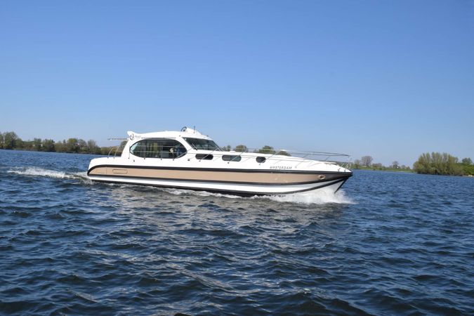 Nicols Estivale Sixto | Amsterdam