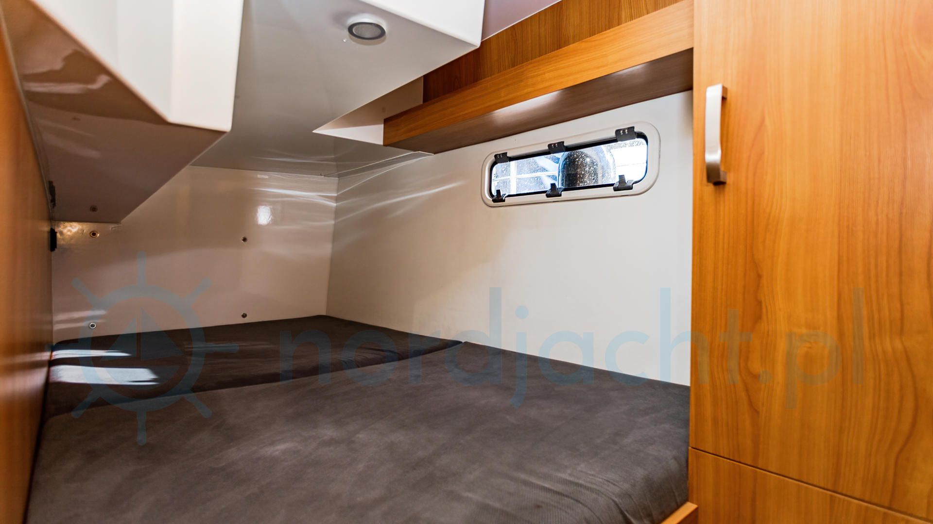 Stillo 30 | Piata Lady M