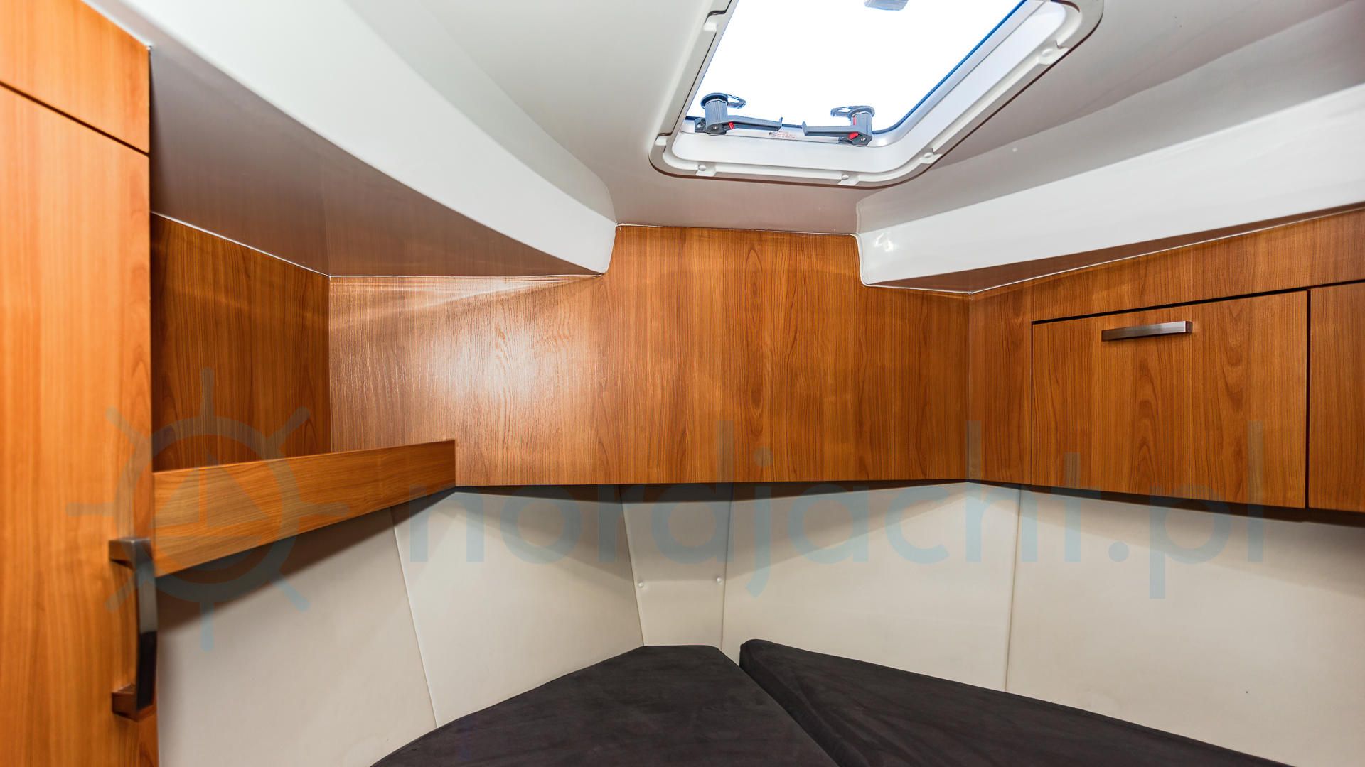 Stillo 30 | Piata Lady M