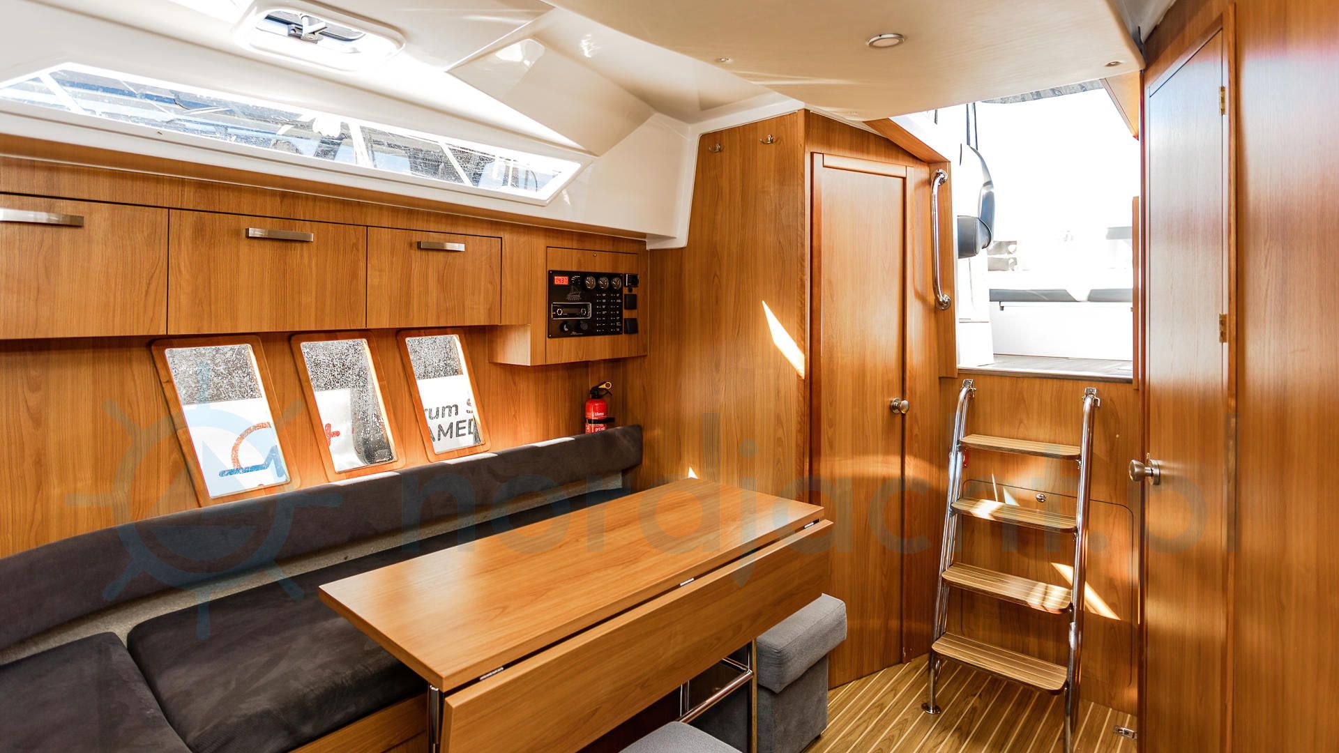 Stillo 30 | Piata Lady M