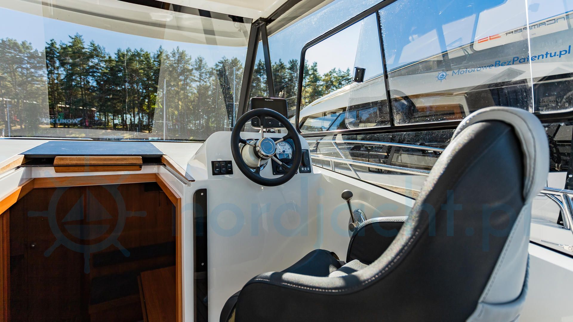 Stillo 30 | Piata Lady M