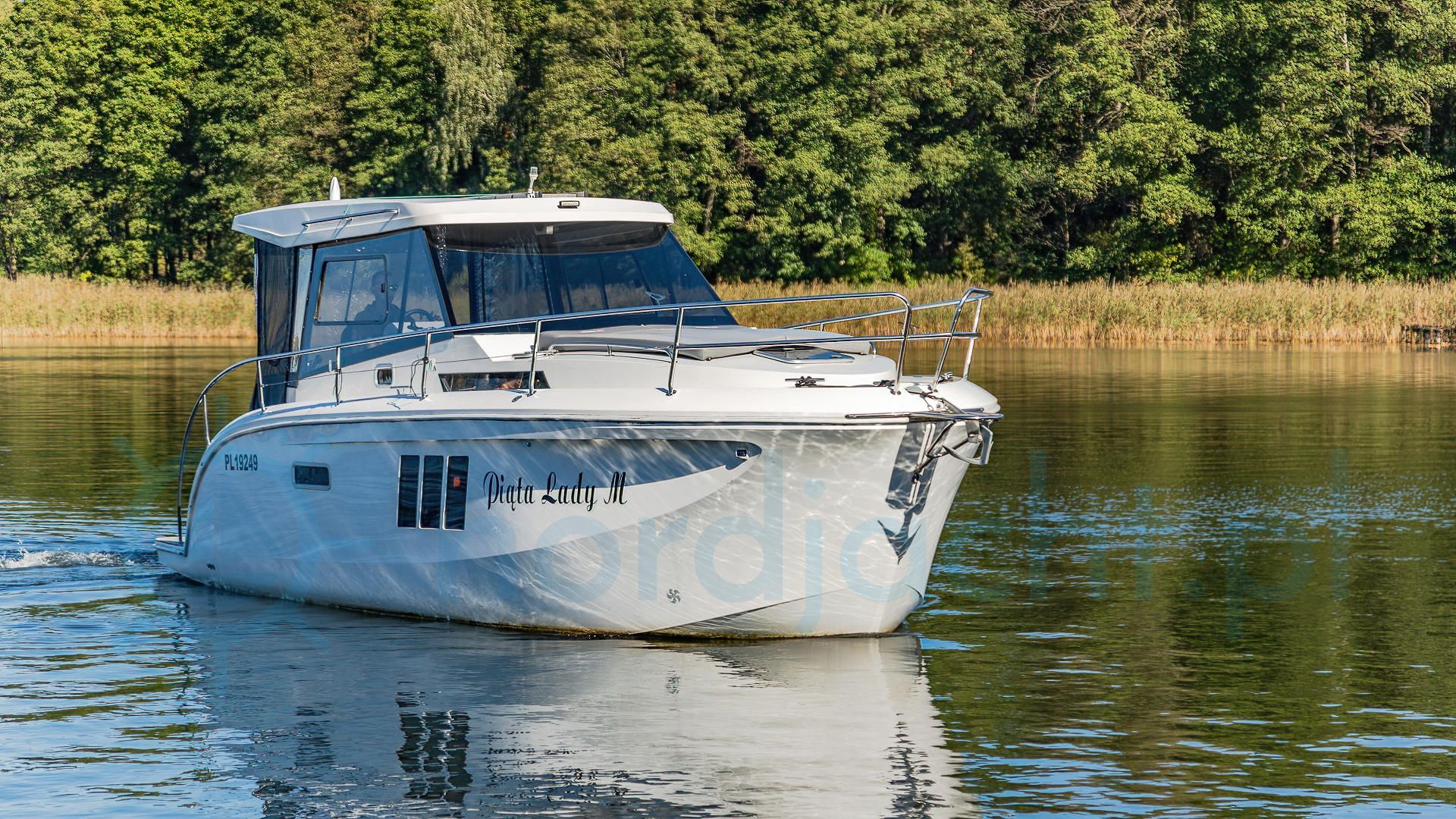 Stillo 30 | Piata Lady M