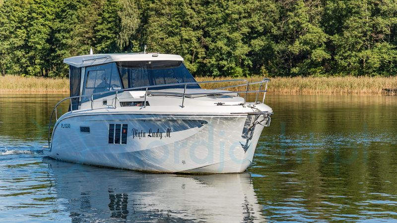 Stillo 30 | Piata Lady M