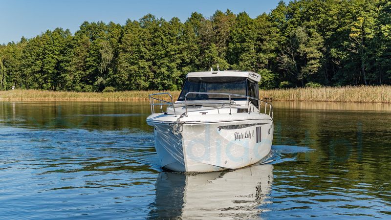 Stillo 30 | Piata Lady M