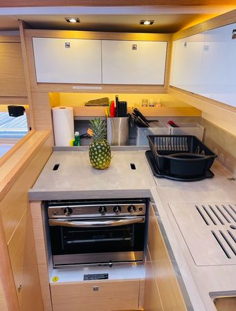 Dufour 470 | Knot Online