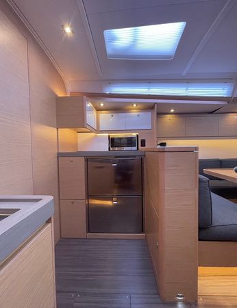 Dufour 470 | Knot Online