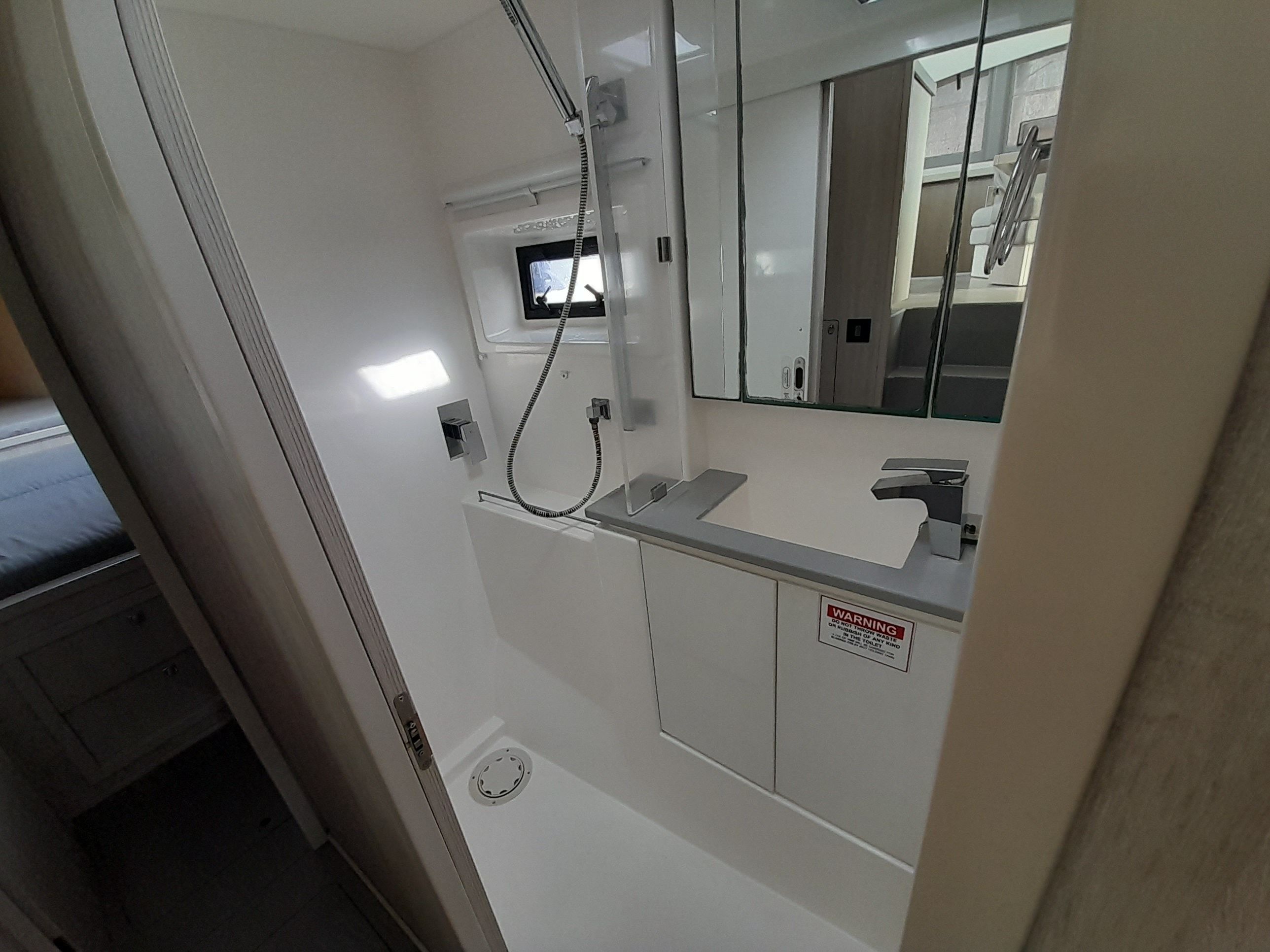 Leopard 434 | Aquaholic