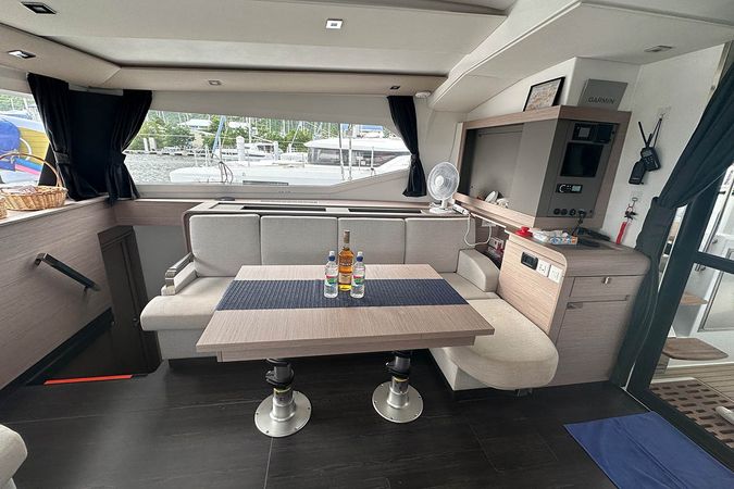 Fountaine Pajot New 51 | Endless Summer