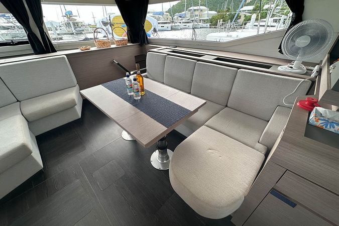 Fountaine Pajot New 51 | Endless Summer