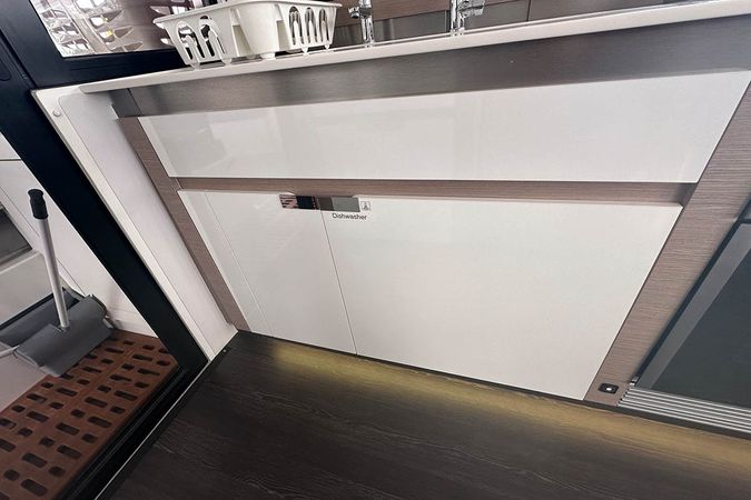 Fountaine Pajot New 51 | Endless Summer