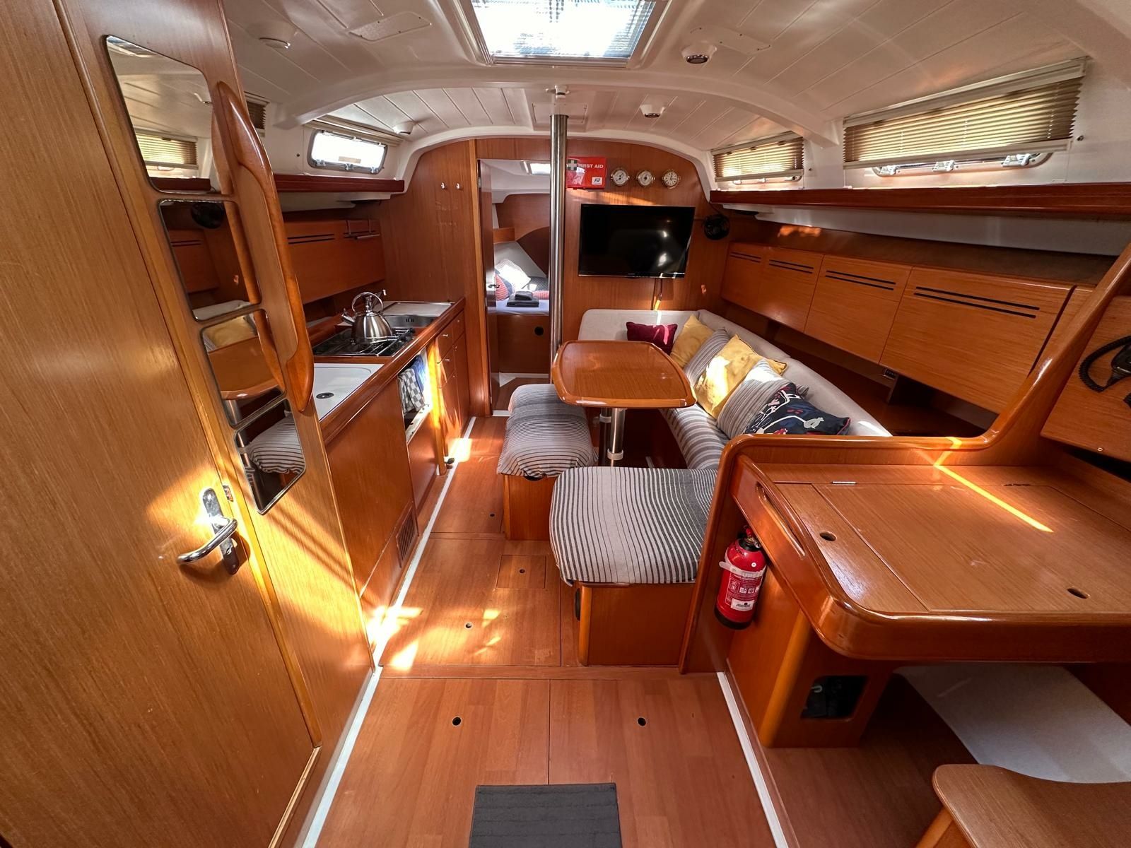 Beneteau Cyclades 39.3 | Miss Aleyna