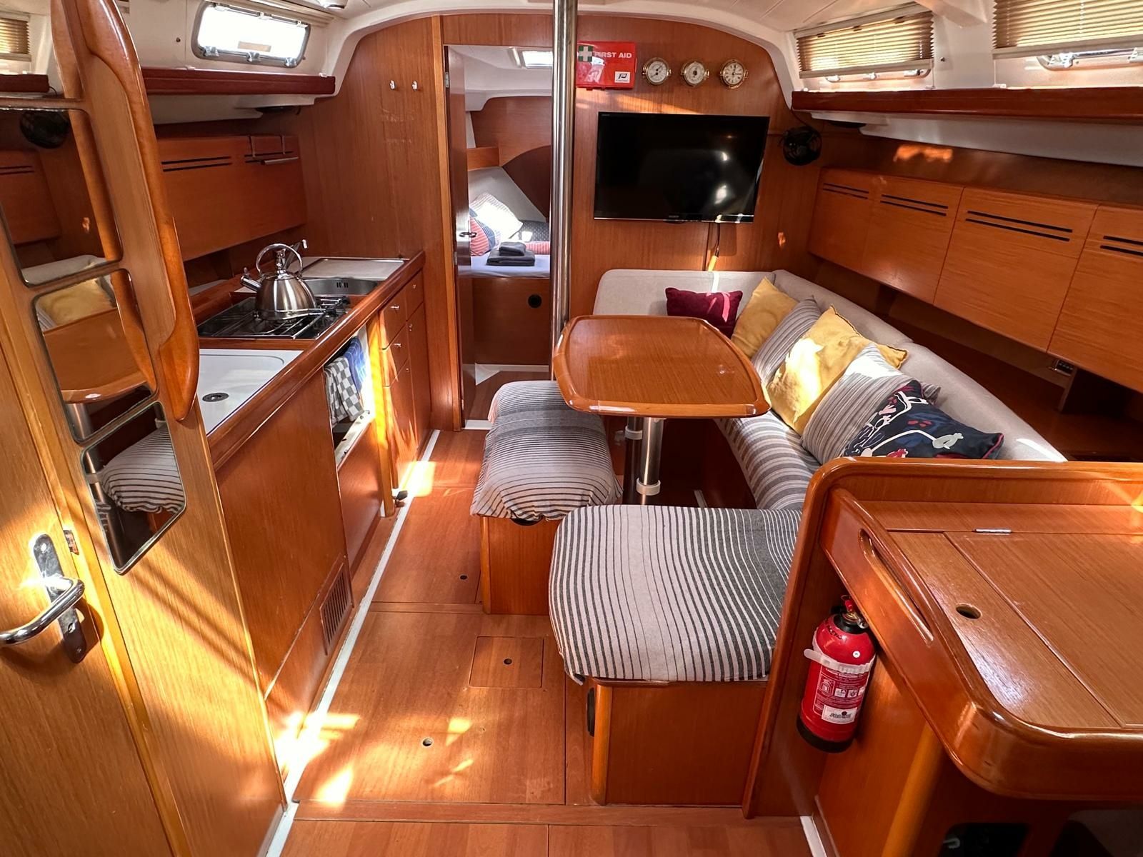 Beneteau Cyclades 39.3 | Miss Aleyna