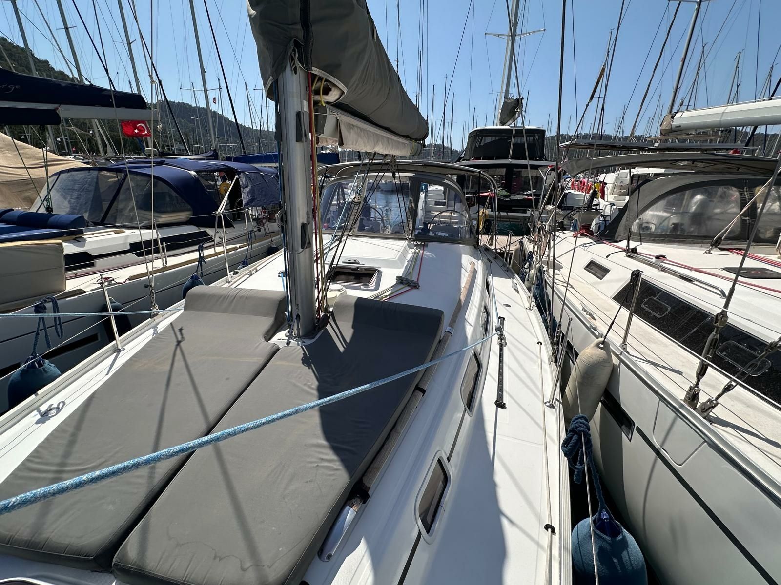 Beneteau Cyclades 39.3 | Miss Aleyna