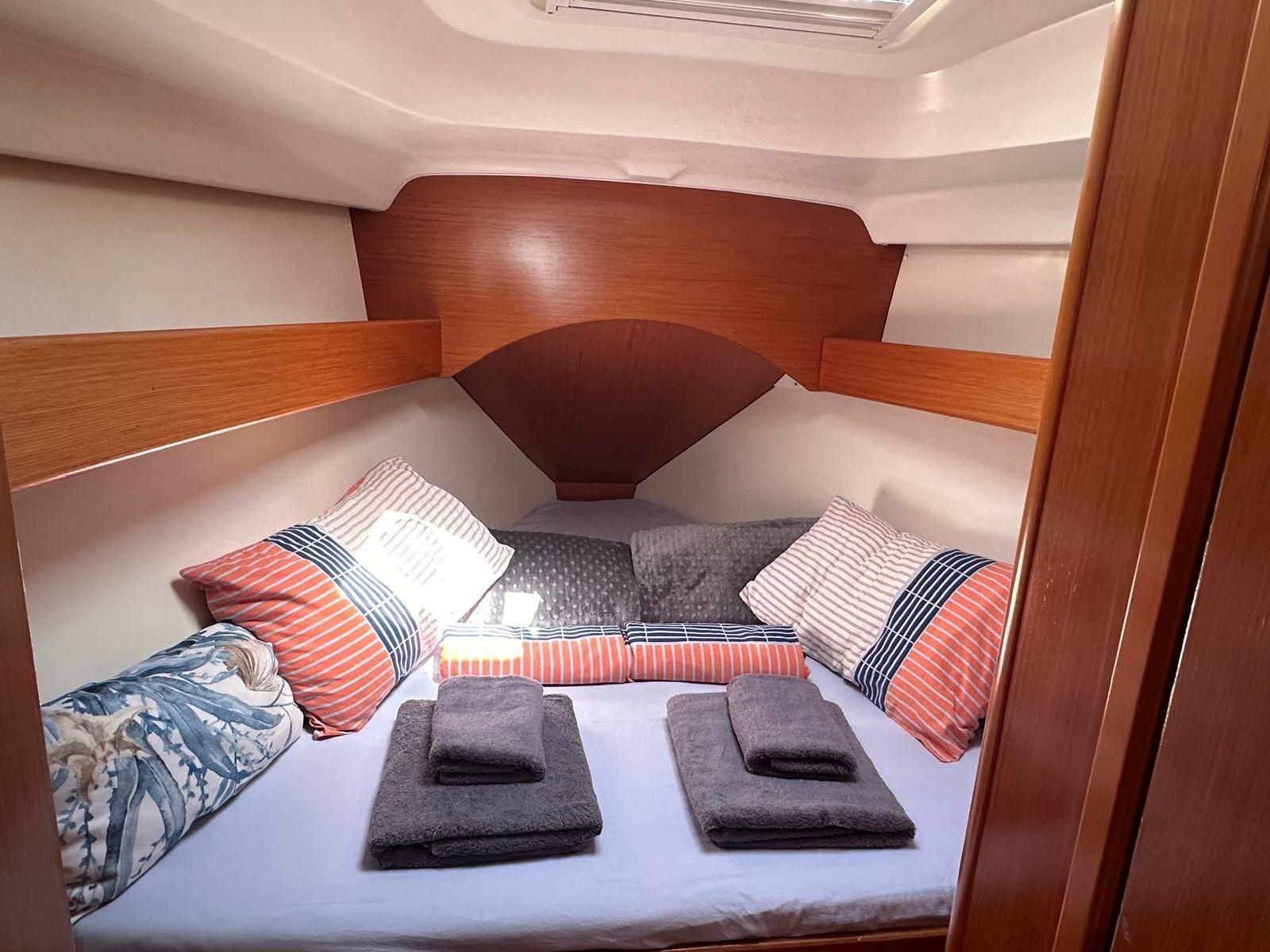 Beneteau Cyclades 39.3 | Miss Aleyna