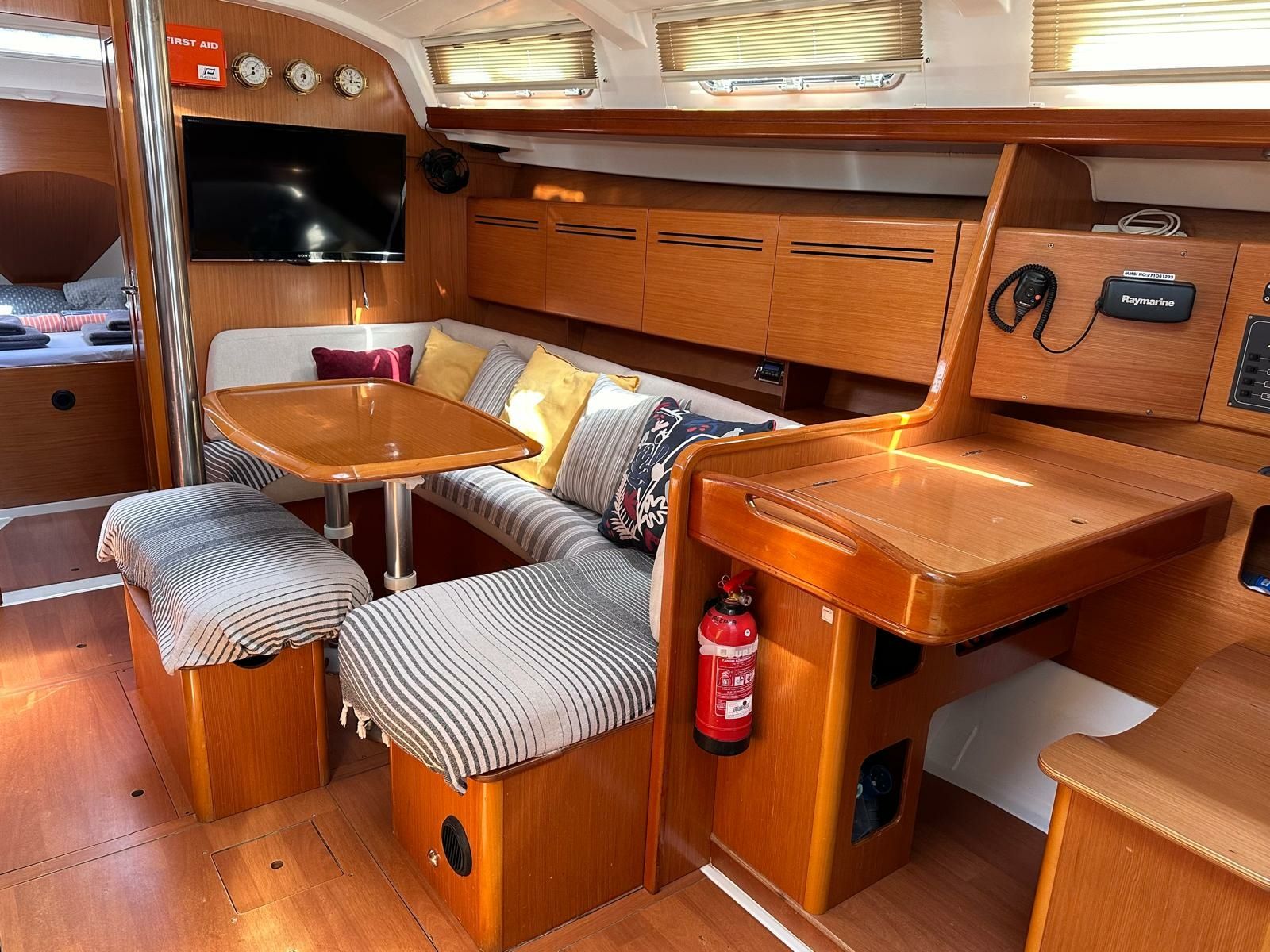 Beneteau Cyclades 39.3 | Miss Aleyna