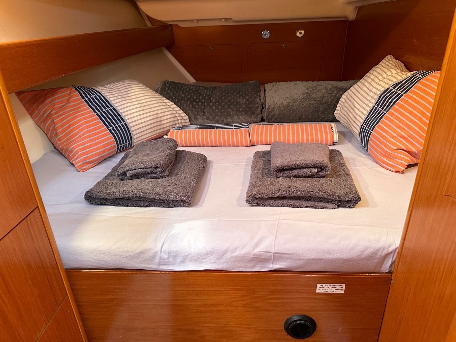 Beneteau Cyclades 39.3 | Miss Aleyna