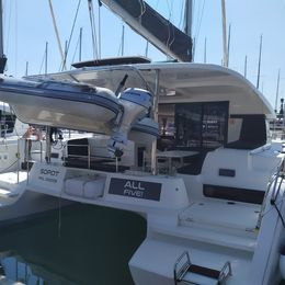 Lagoon 42 | All Five