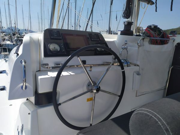 Lagoon 42 | All Five