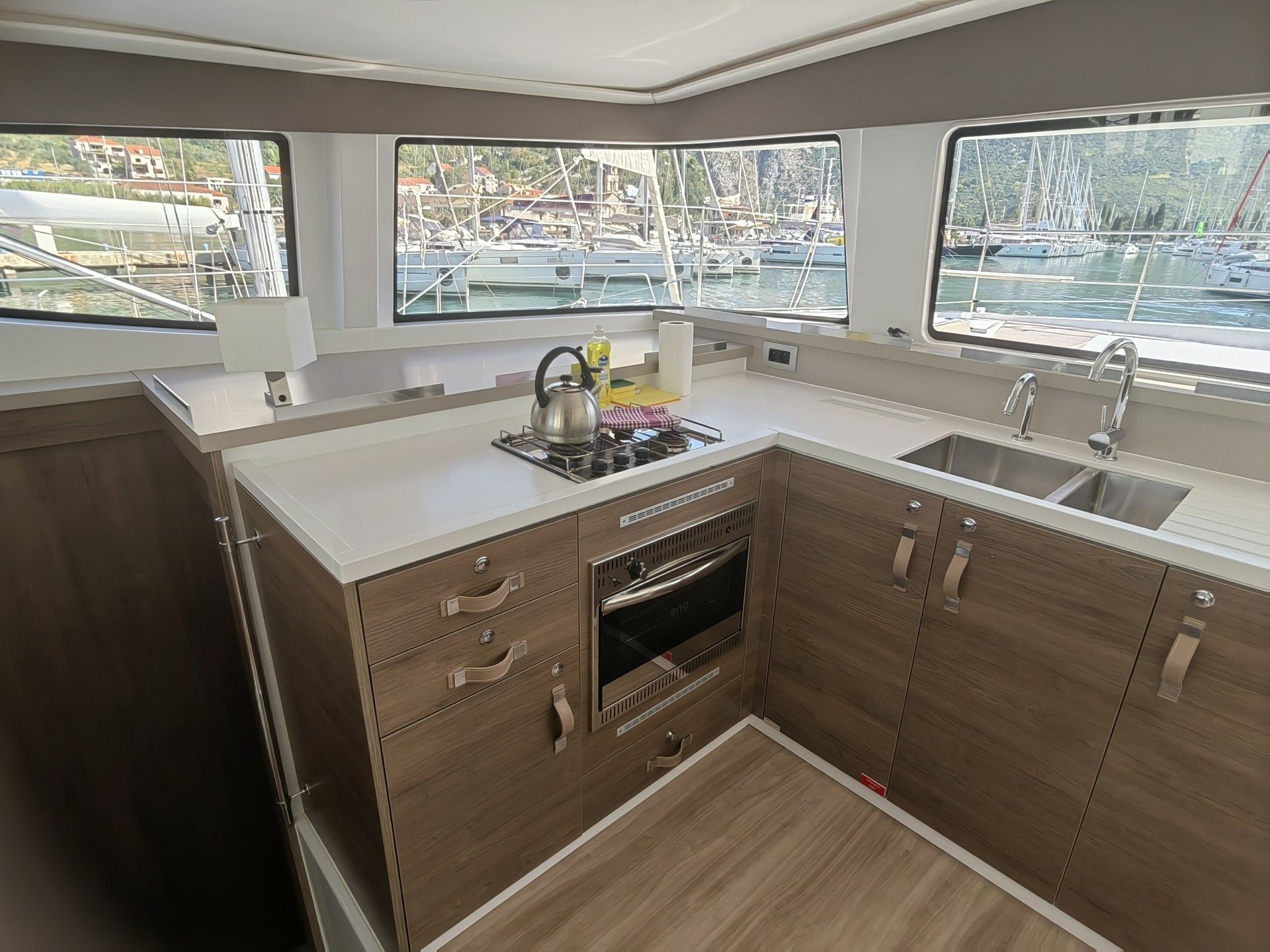 Bali 4.4 | Madame Black