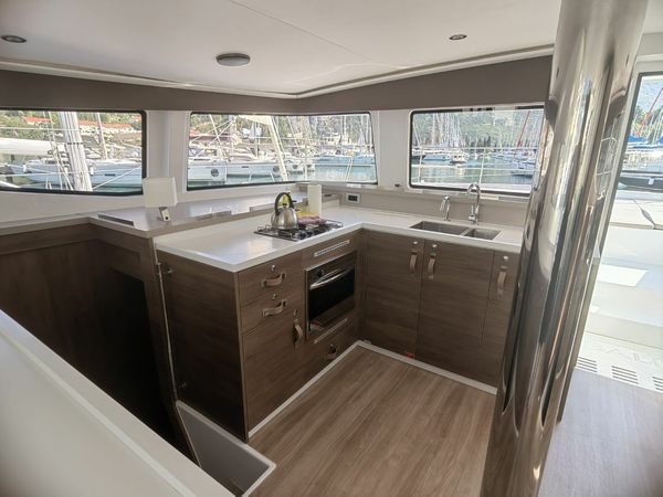 Bali 4.4 | Madame Black