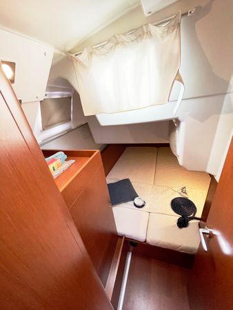 Beneteau Oceanis 35.1 | Caroline