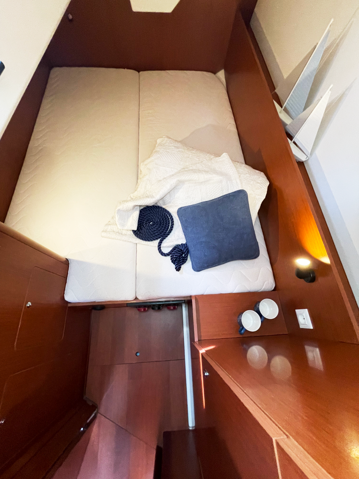 Beneteau Oceanis 35.1 | Caroline