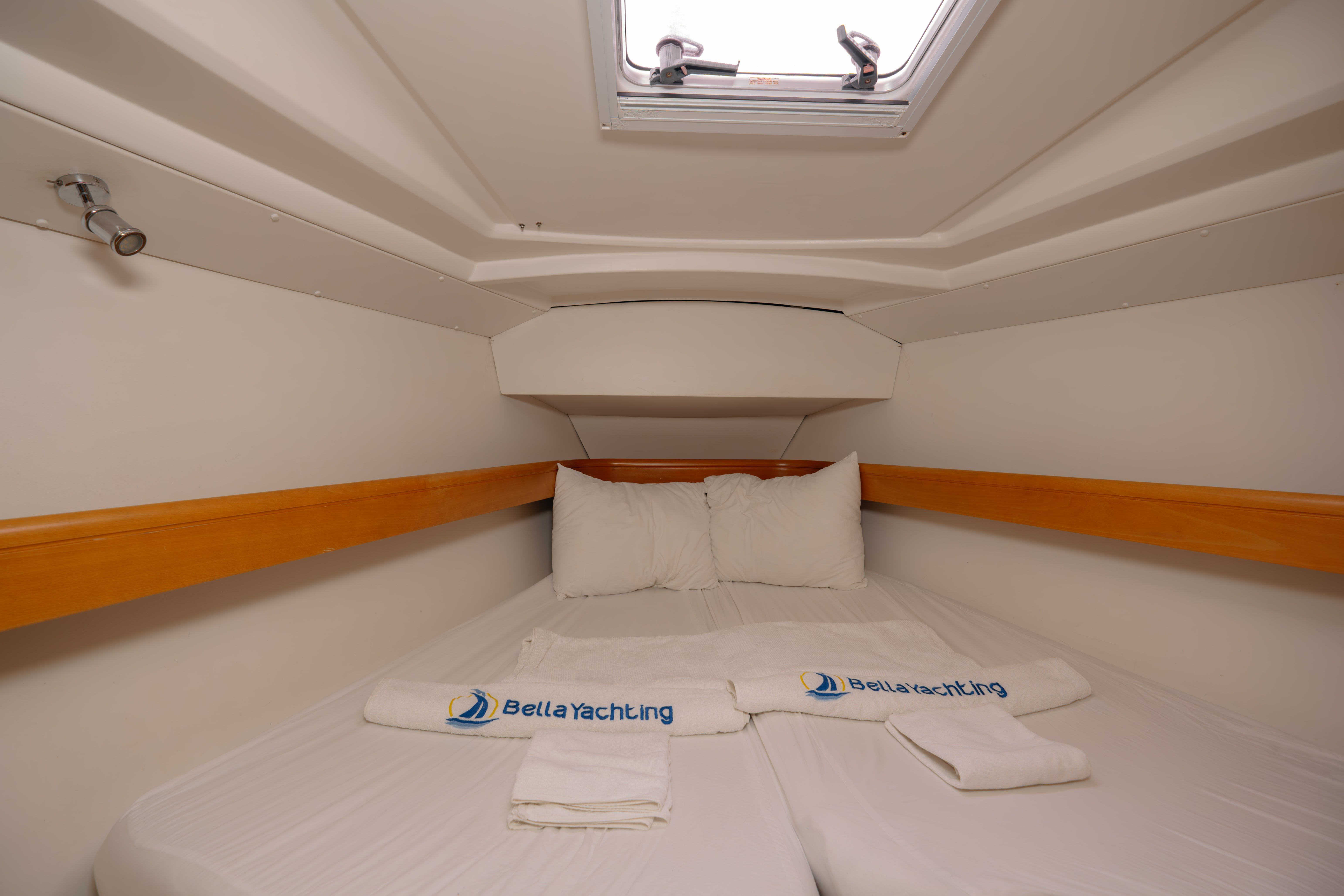 Jeanneau Sun Odyssey 42 i | Winter Breeze