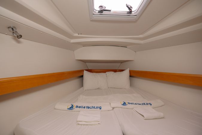 Jeanneau Sun Odyssey 42 i | Winter Breeze