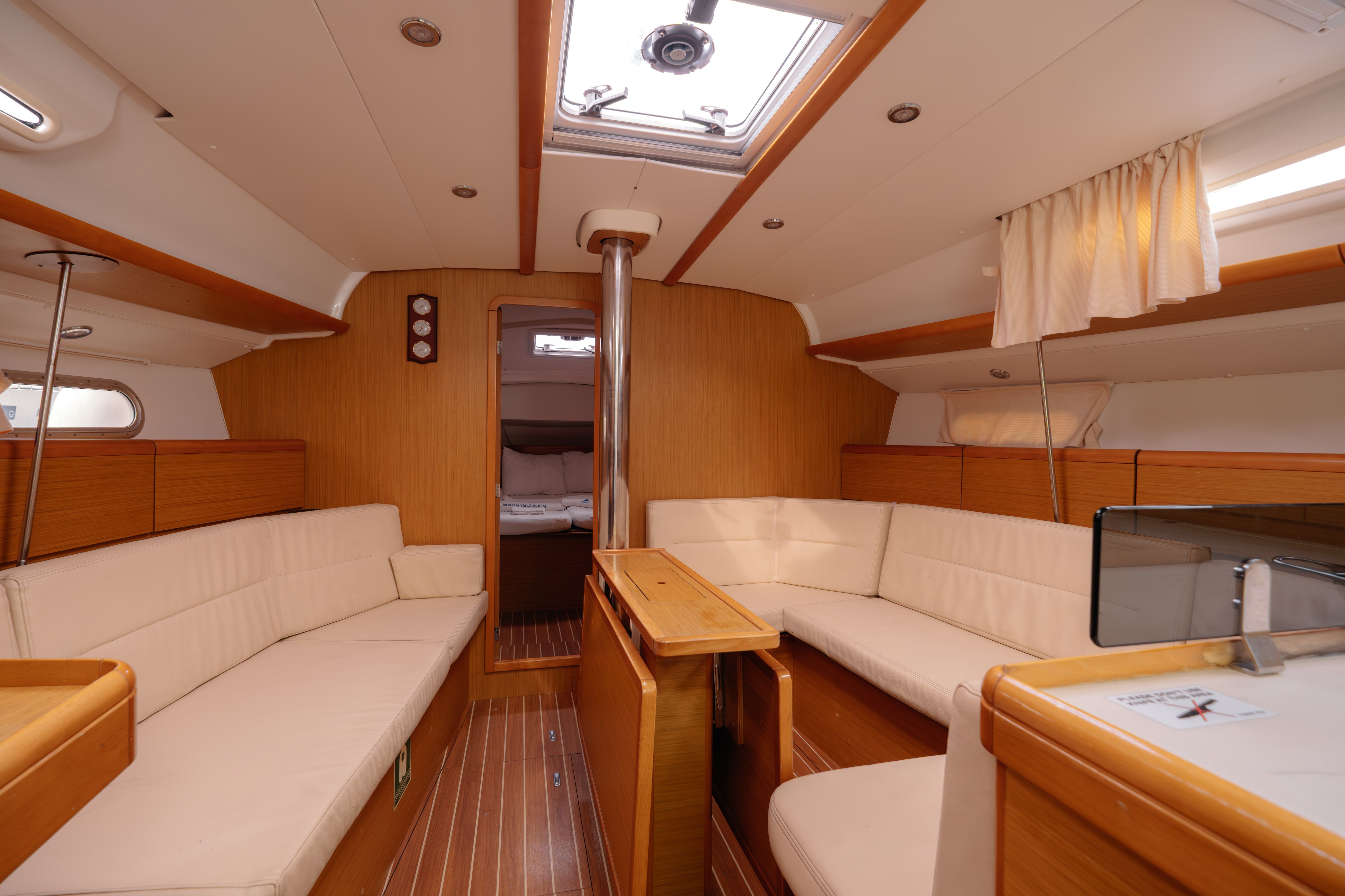 Jeanneau Sun Odyssey 42 i | Winter Breeze