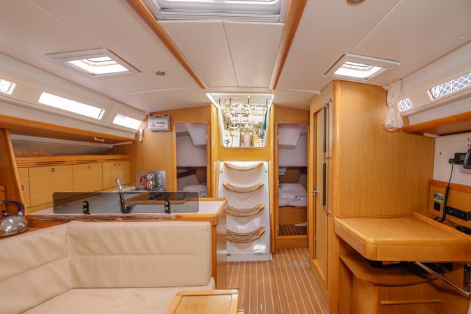 Jeanneau Sun Odyssey 42 i | Winter Breeze