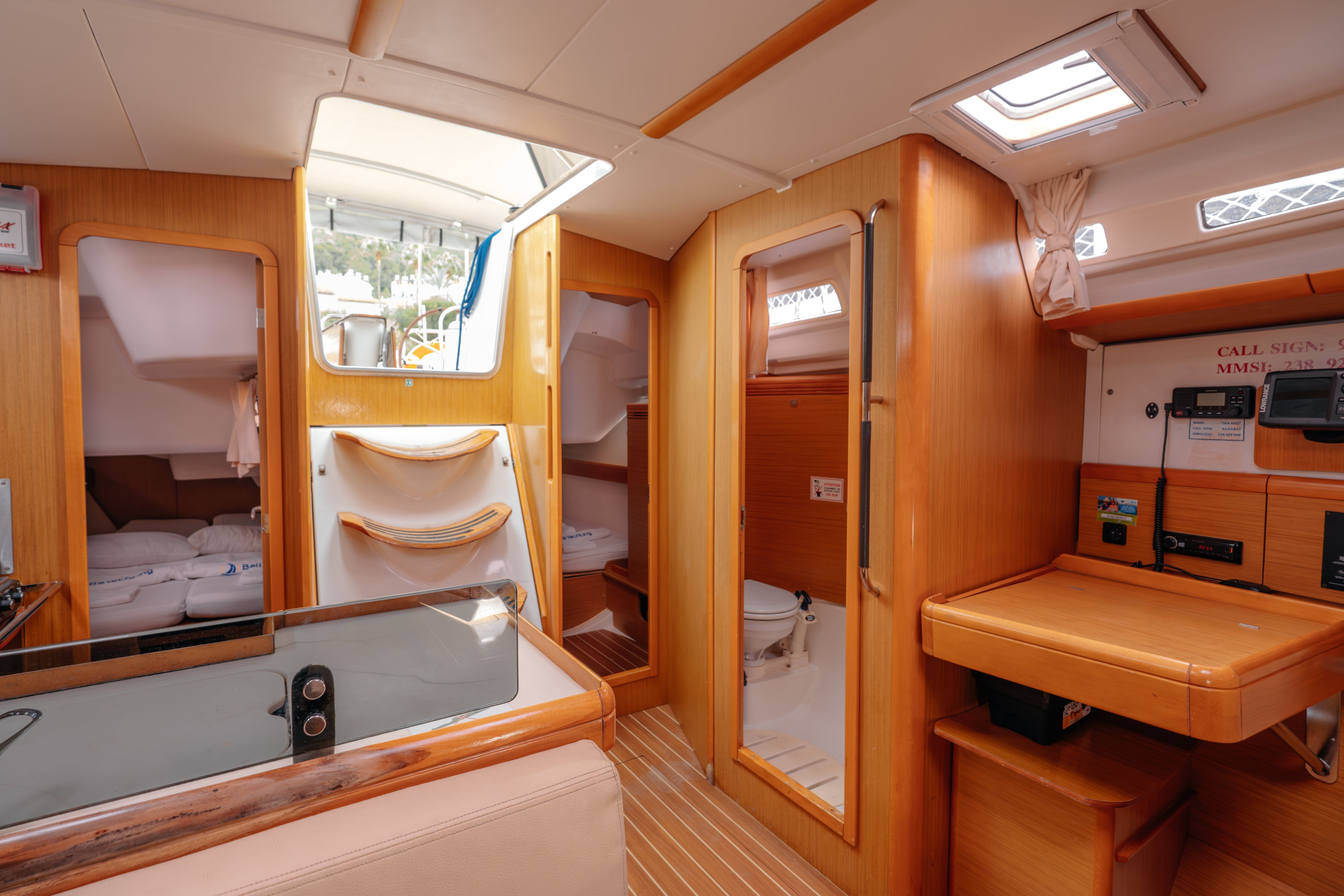 Jeanneau Sun Odyssey 42 i | Winter Breeze