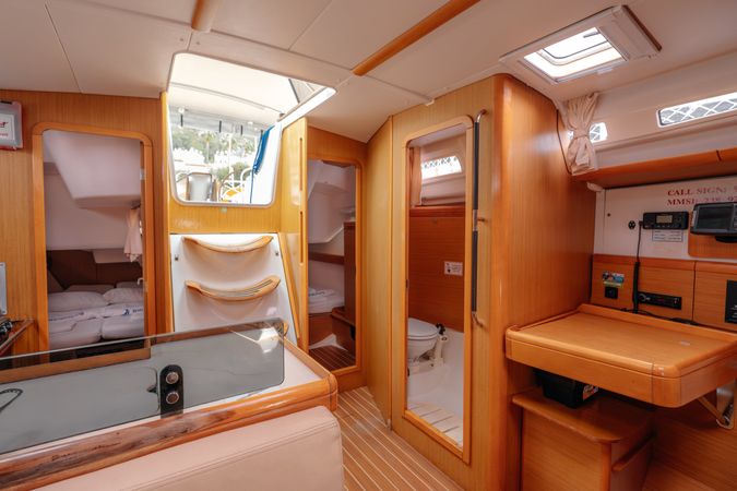 Jeanneau Sun Odyssey 42 i | Winter Breeze