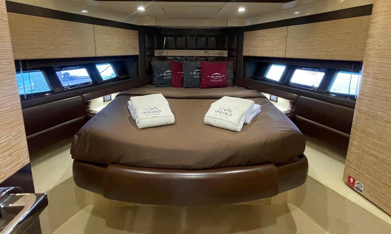 Azimut 64 Fly | Indigo