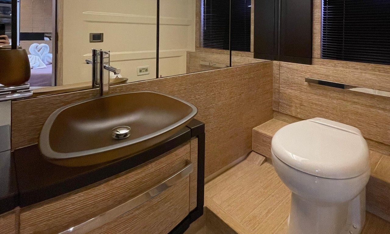 Azimut 64 Fly | Indigo