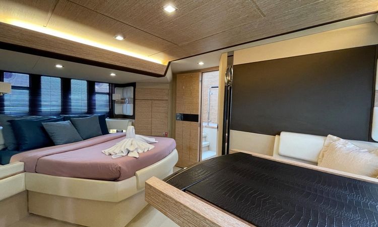 Azimut 64 Fly | Indigo