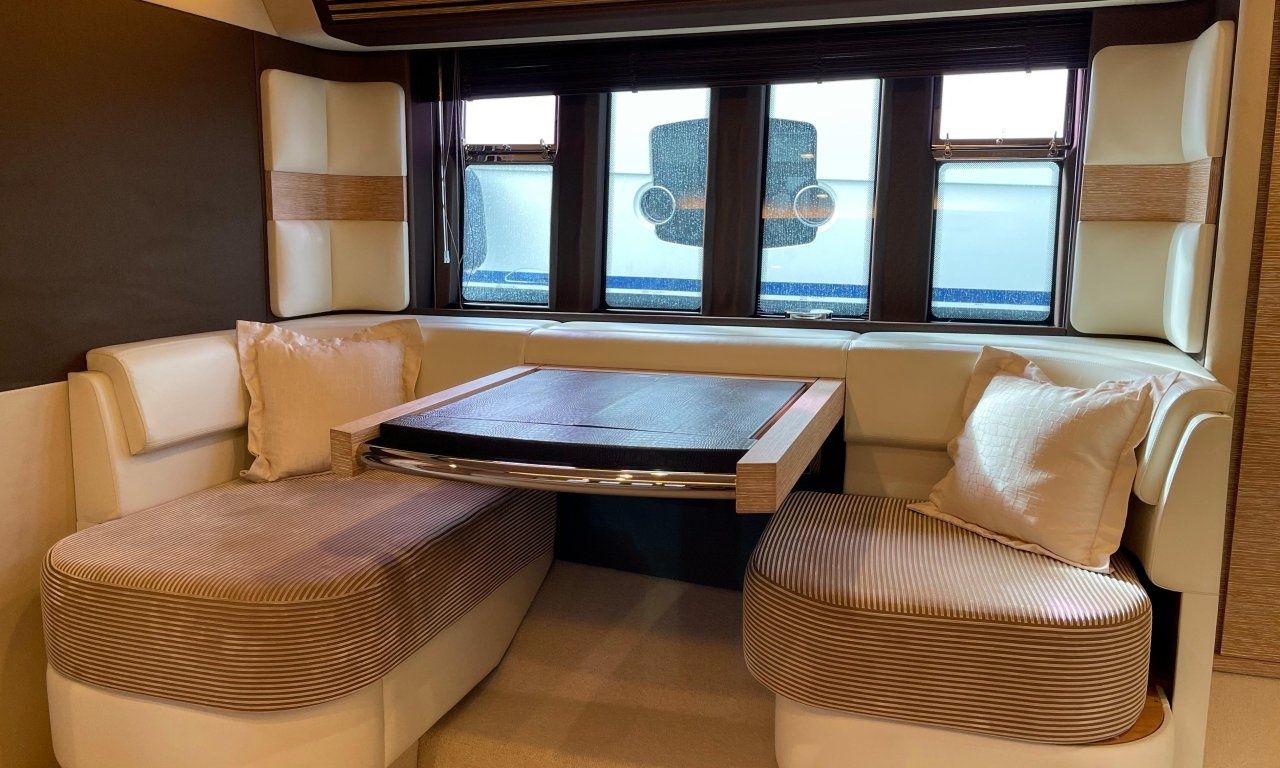 Azimut 64 Fly | Indigo