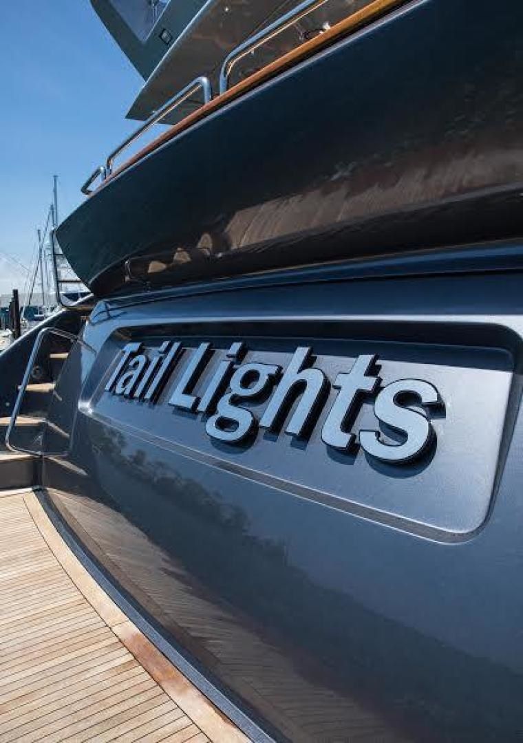 Azimut 116 | Tail Lights