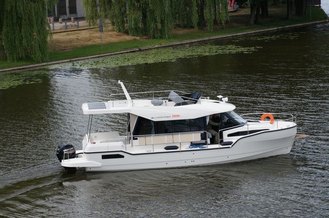 Sun Camper 35 Flybridge | Anna Maria