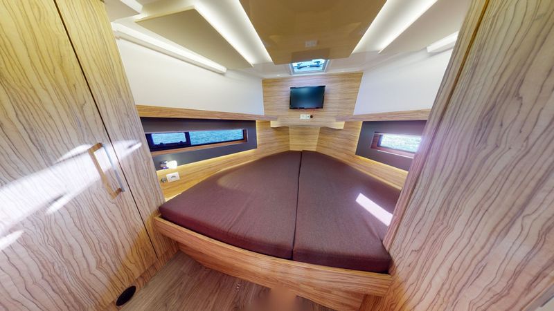 Cobra Yachts 40 | Special Blue XL